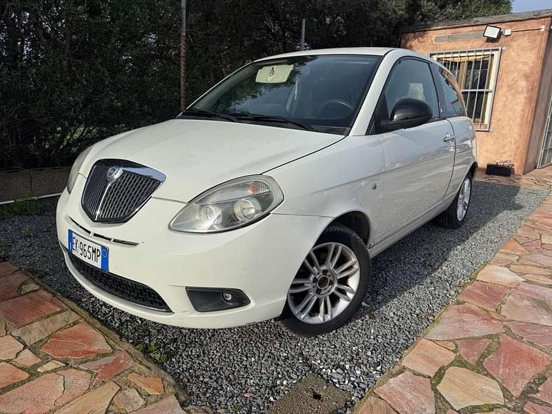 Beige Usata 2011 Lancia Ypsilon Platinum Due volumi | 5500 € (Buon prezzo) - Immagine 1/4