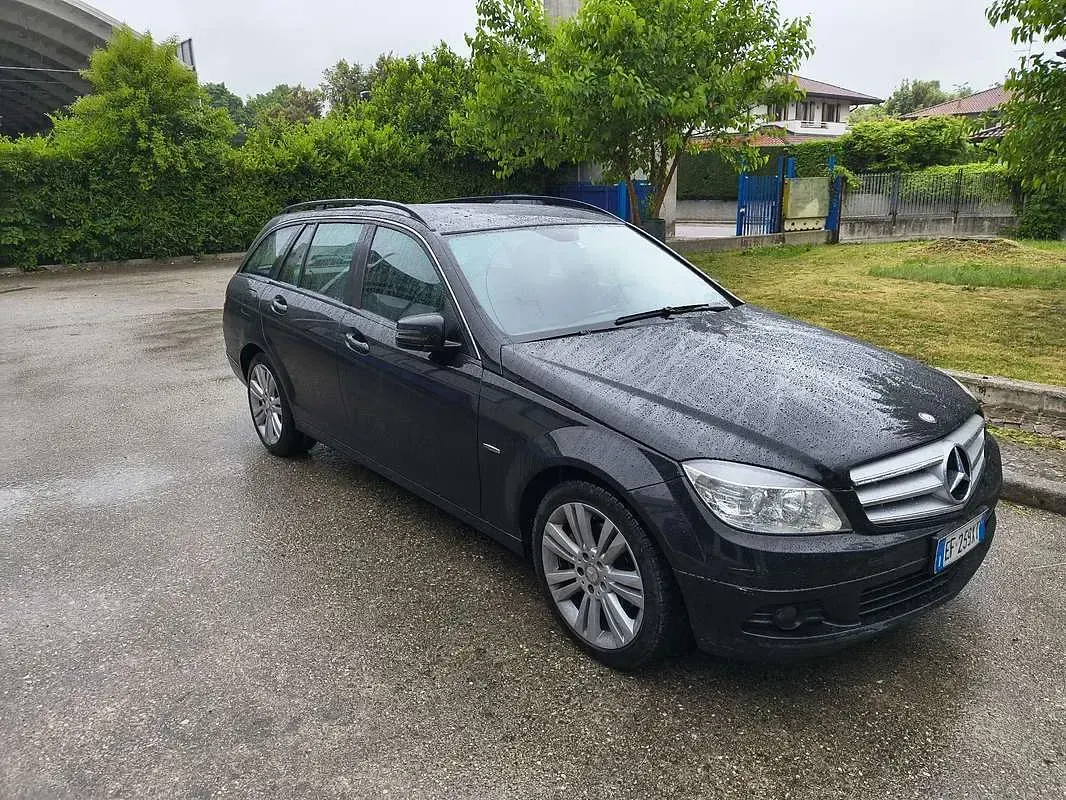 Usata Mercedes 220 170 CV (125 kW) 2010