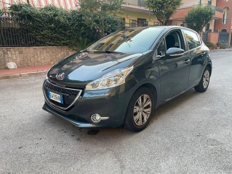 Usata Peugeot 208 82 CV (60 kW) 2014 Nero Utilitaria