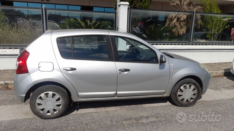 Usata Dacia Sandero 70 CV (51 kW) 2009 Grigio Utilitaria