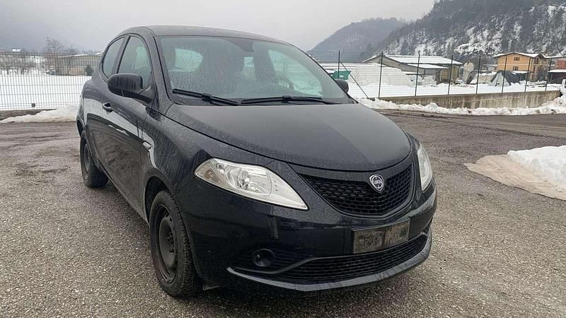 Usata Lancia Ypsilon 69 CV (50 kW) 2018 Utilitaria