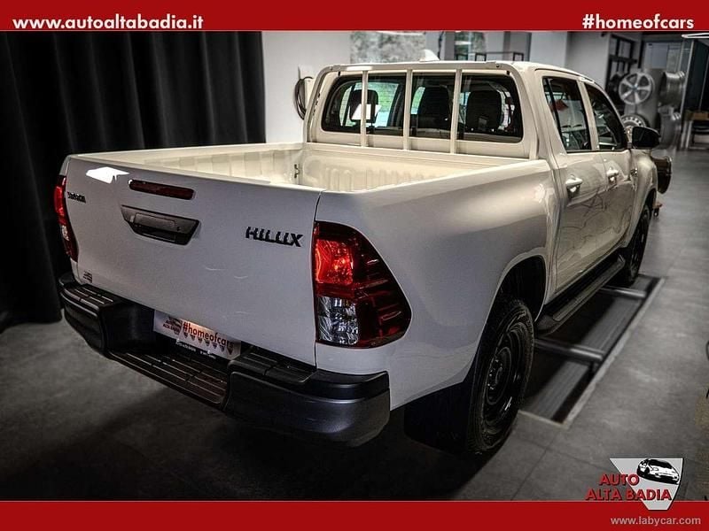 Nuova Toyota HiLux Comfort 204 CV (150 kW) 2025 Bianco pastello Pick-up