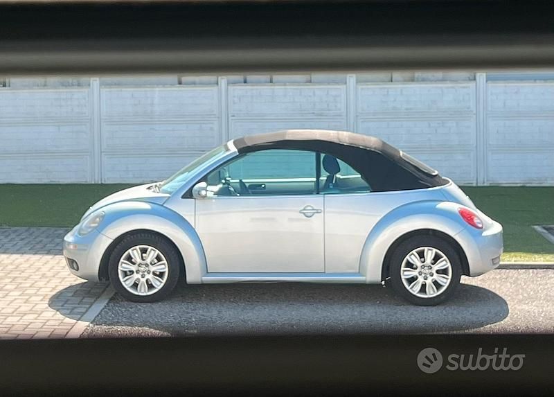 Usata VW New Beetle 105 CV (77 kW) 2008 Grigio Utilitaria