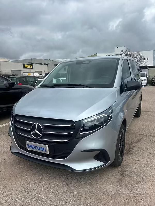 Usata Mercedes Vito 237 CV (174 kW) 2025 Grigio Furgone