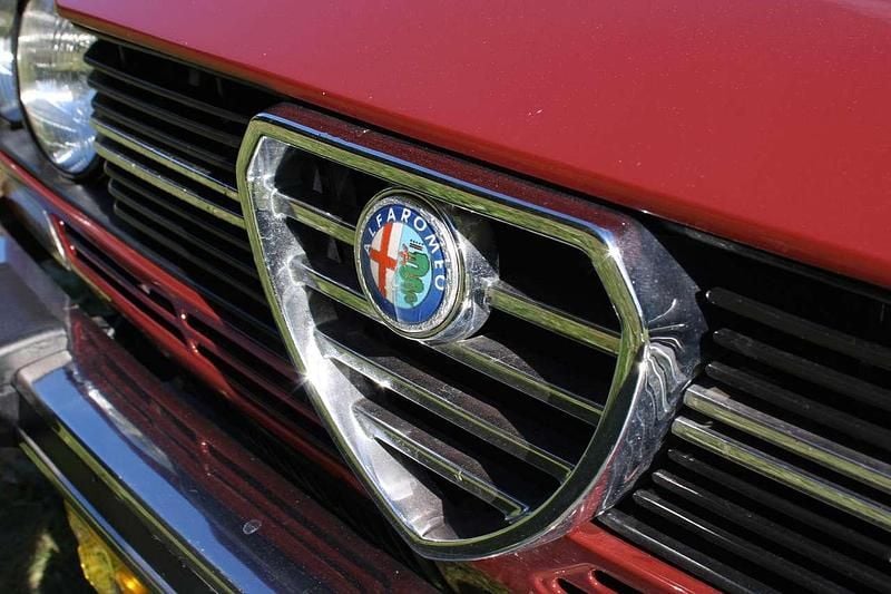 Usata Alfa Romeo Alfetta 131 CV (96 kW) 1981 Rosso veneziano Berlina