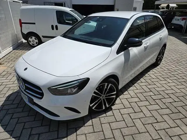 Usata Mercedes B200 163 CV (119 kW) 2020 Bianco Utilitaria