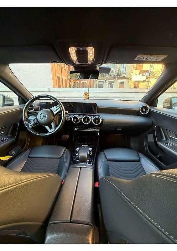 Usata Mercedes A180 Business 136 CV (100 kW) 2020 Argento Berlina