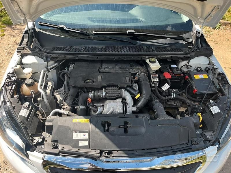 Usata Peugeot 308 Active 116 CV (85 kW) 2014 Bianco Utilitaria