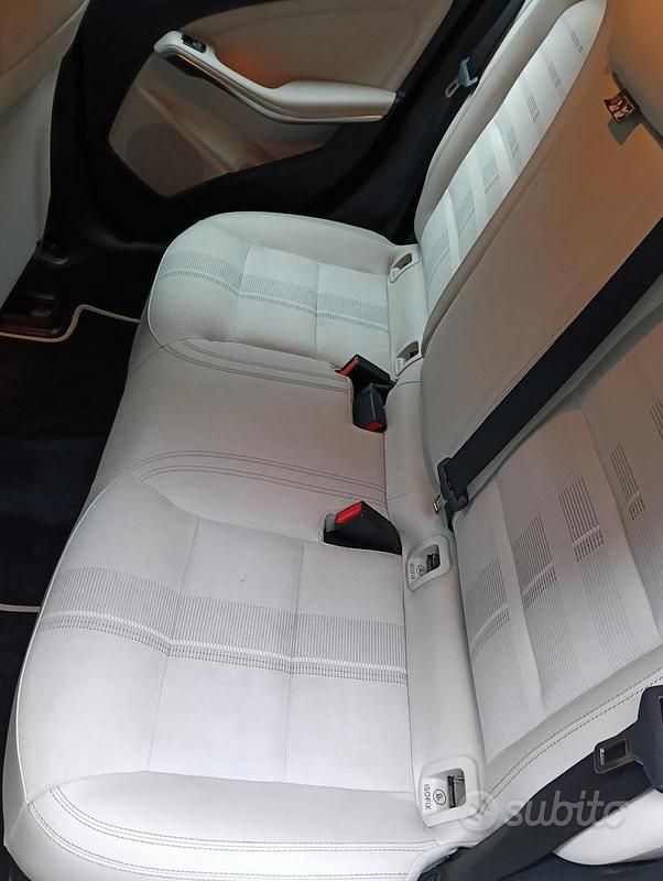 Occasion Mercedes GLA220 Executive 170 ch (125 kW) 2018 Bleue SUV