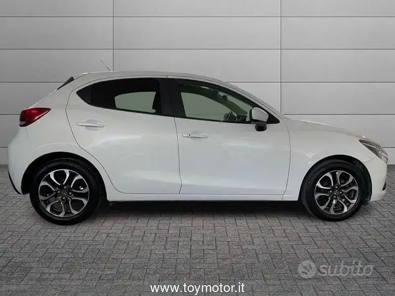 Usata Mazda 2 Exceed 105 CV (77 kW) 2016 Bianco Berlina
