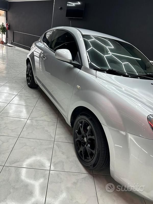 Usata Alfa Romeo MiTo 120 CV (88 kW) 2010 Grigio Utilitaria