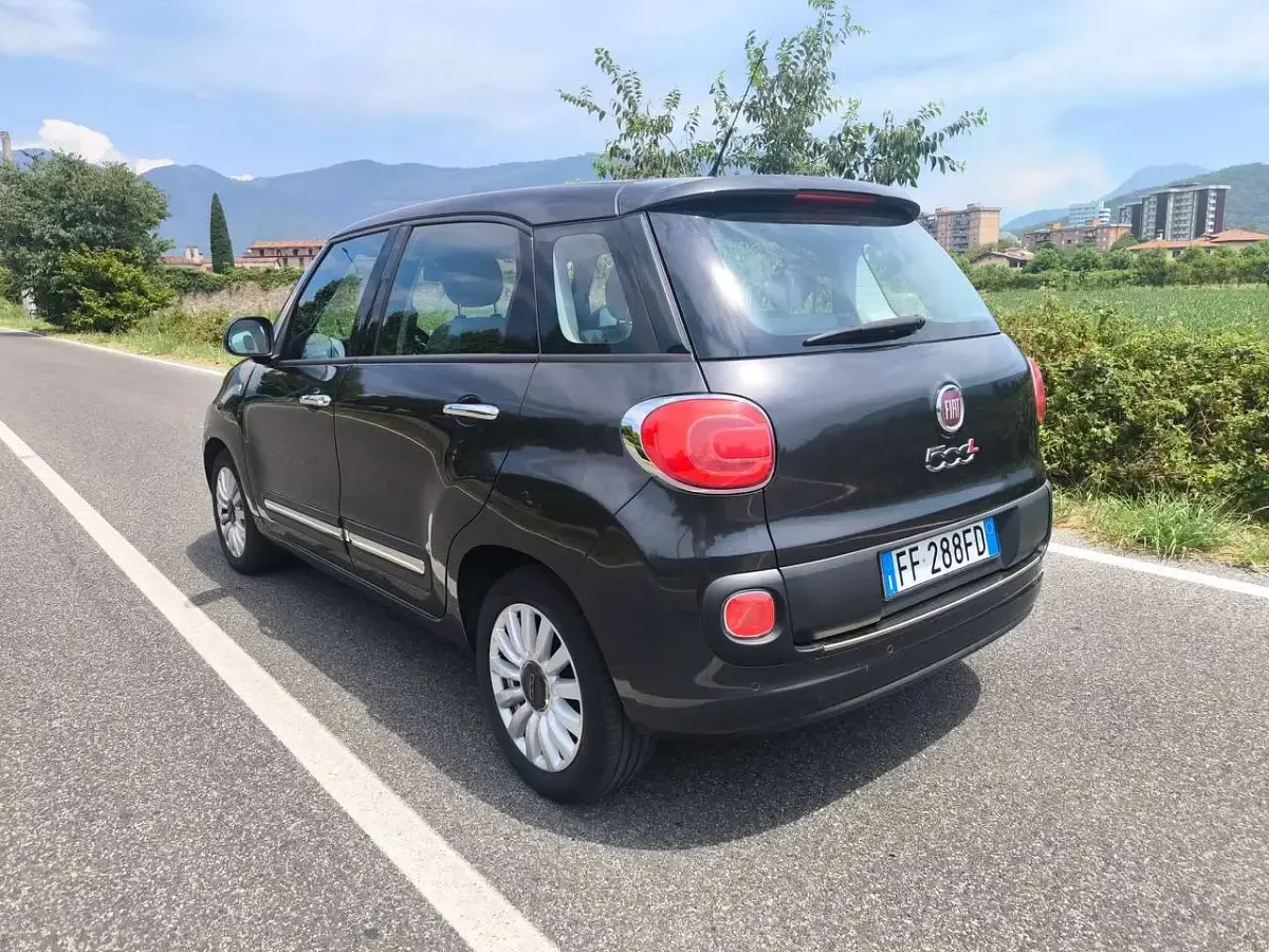 Usata Fiat 500L Living 95 CV (69 kW) 2015 Nero Monovolume