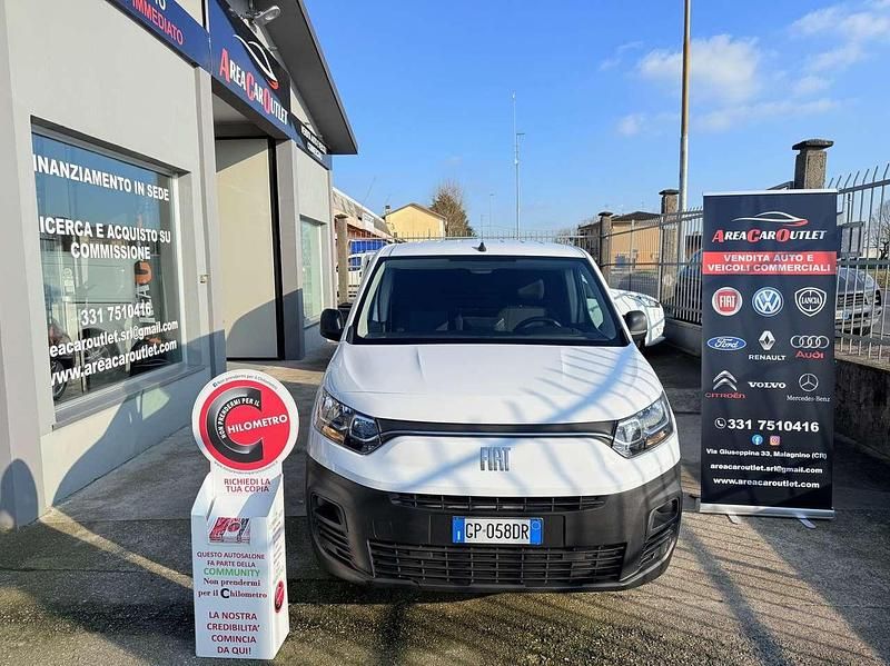 Usata Fiat Doblò 131 CV (96 kW) 2023 Bianco Monovolume