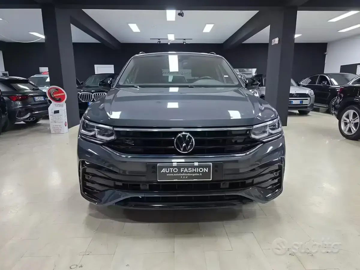 Usata VW Tiguan R-line 150 CV (110 kW) 2023 Grigio SUV