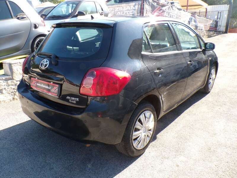 Usata Toyota Auris Sol 126 CV (92 kW) 2007 Nero Berlina