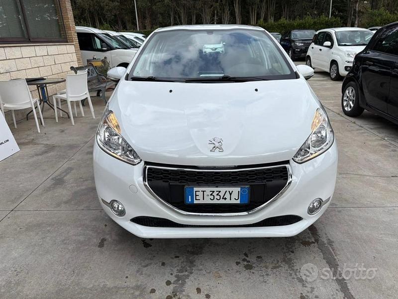 Usata Peugeot 208 82 CV (60 kW) 2014 Bianco Utilitaria