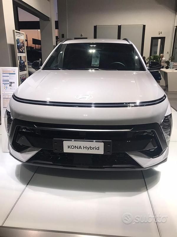 Grigio Usata 2024 Hyundai Kona N Line SUV | 29.999 € (Molto cara) - Immagine 1/4