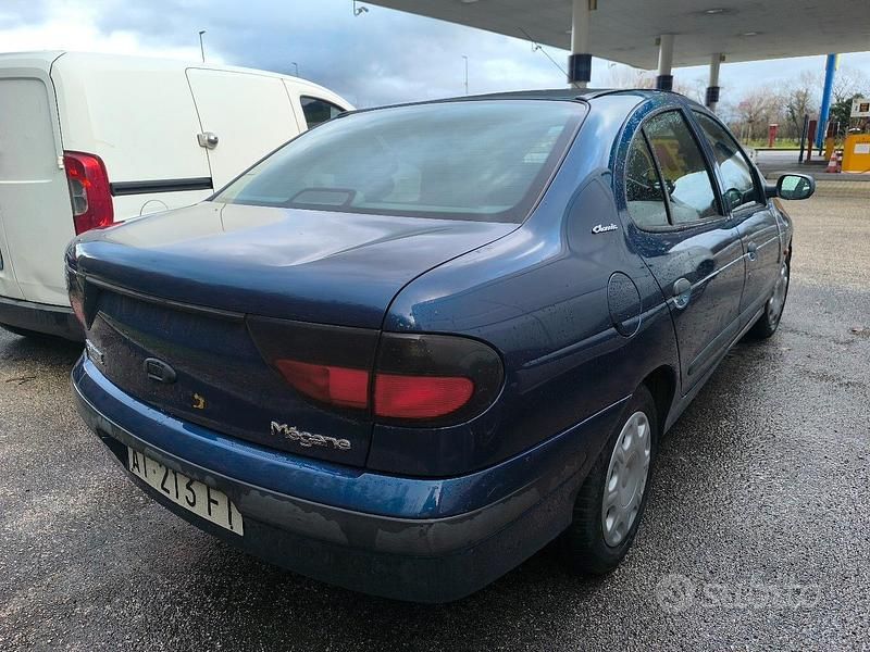 Usata Renault Mégane 1996 Blu Berlina