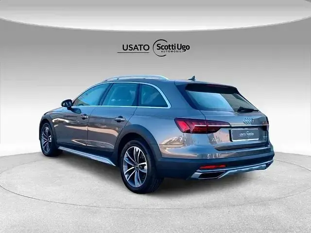Usata Audi A4 Allroad Comfort 204 CV (150 kW) 2022 Grigio terra metallizzato Station wagon
