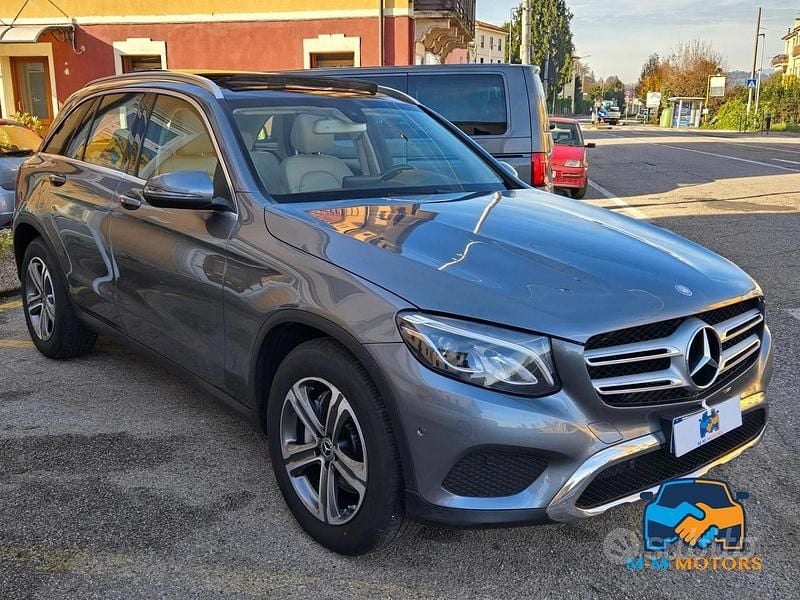 Usata Mercedes GLC220 Premium 170 CV (125 kW) 2017 Grigio SUV