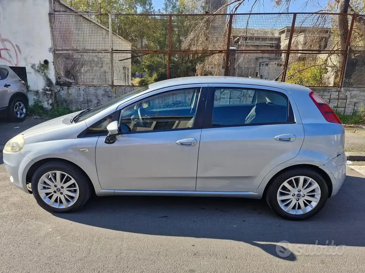 Usata Fiat Grande Punto 90 CV (66 kW) 2006 Grigio Utilitaria