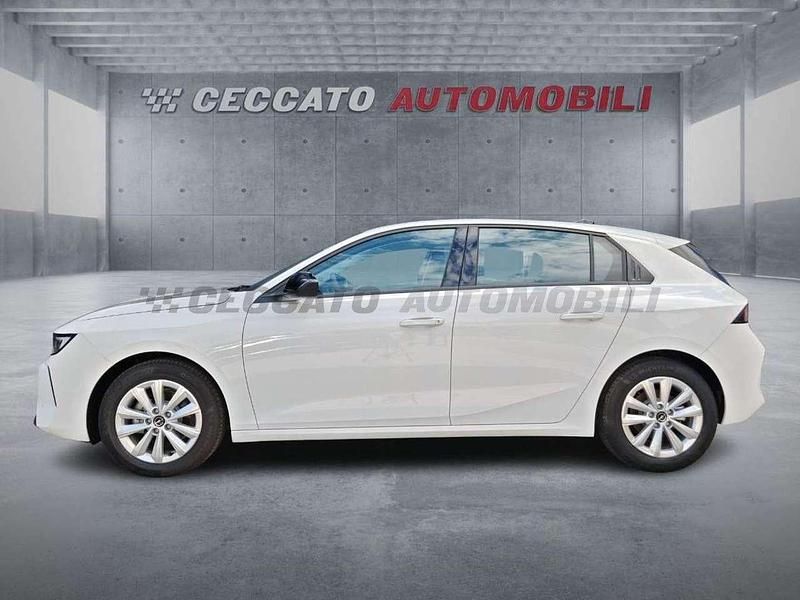 Usata Opel Astra Edition 110 CV (80 kW) 2024 Argento Utilitaria