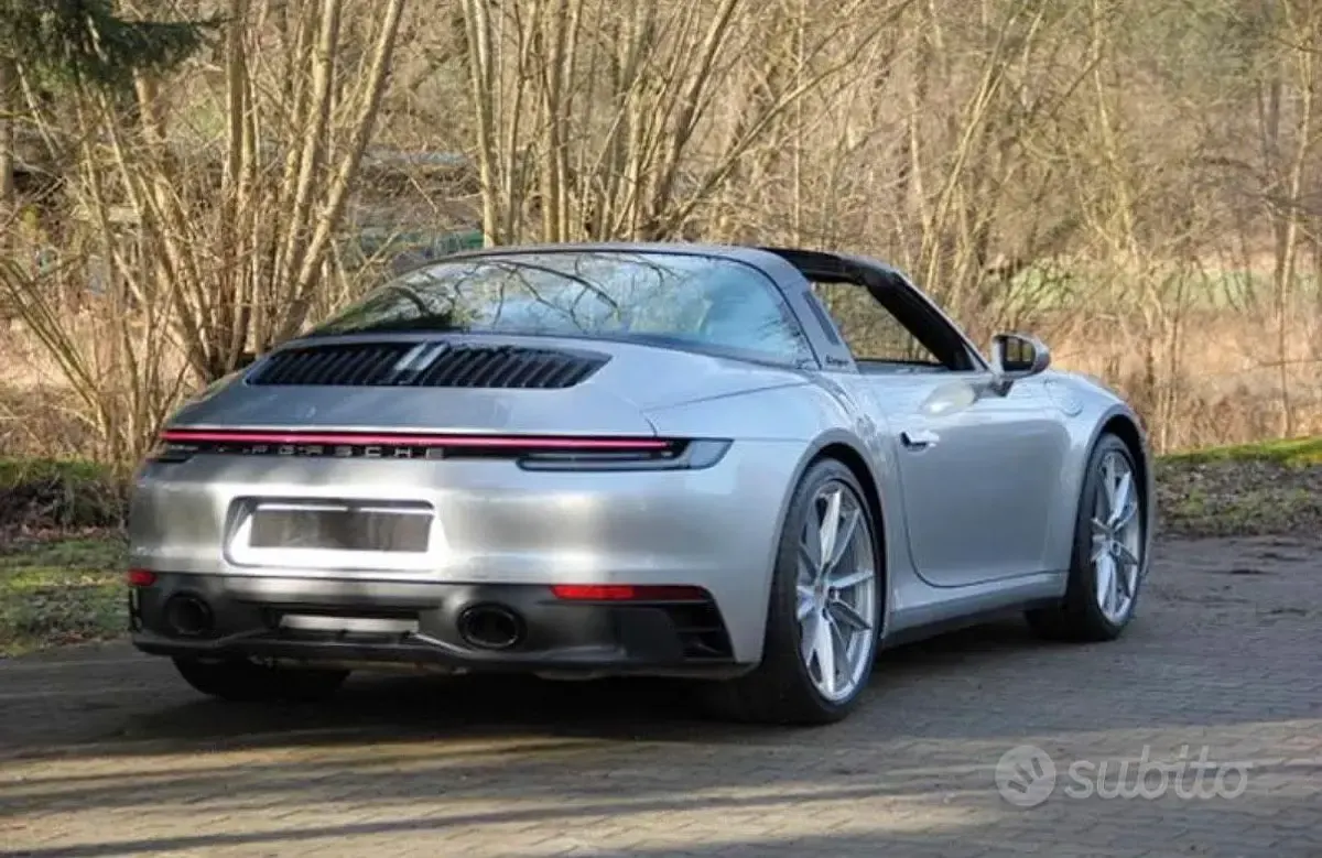 Usata Porsche 911 Carrera 4 GTS Targa 480 CV (353 kW) 2022 Cabrio