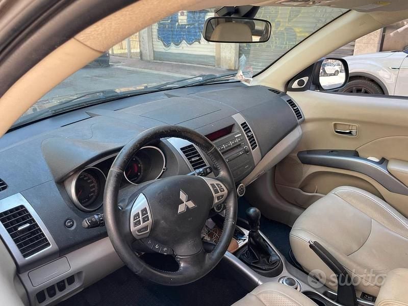 Usata Mitsubishi Outlander 140 CV (102 kW) 2009 Nero SUV