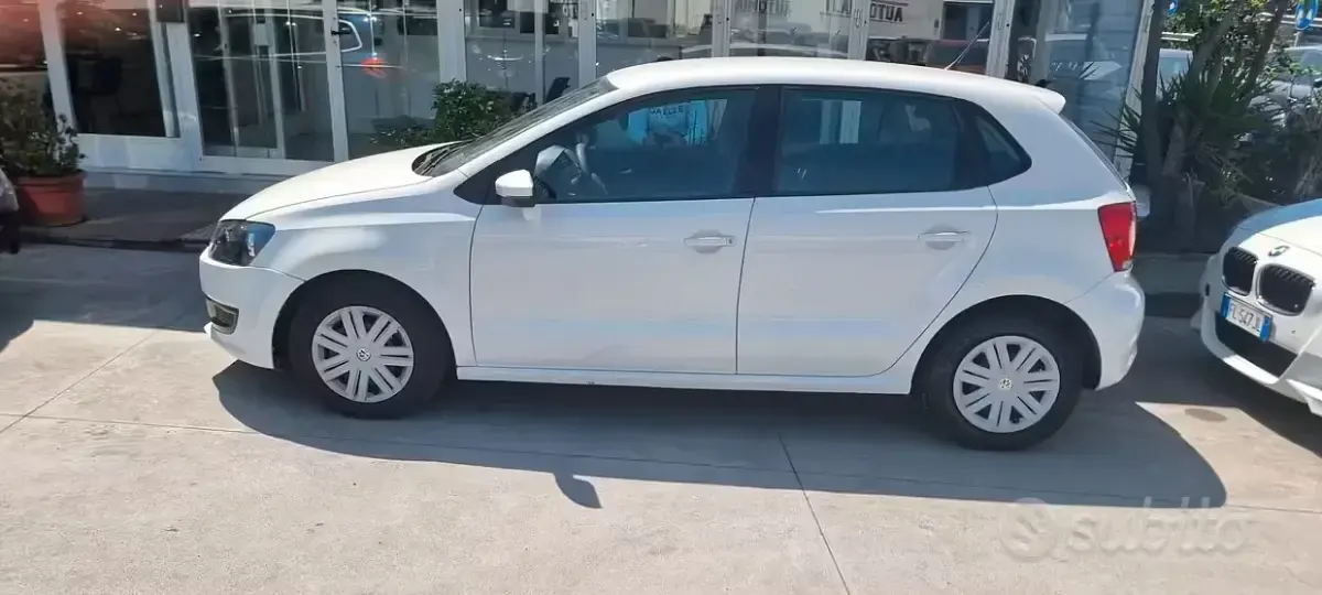 Usata VW Polo Trendline 75 CV (55 kW) 2012 Bianco Utilitaria