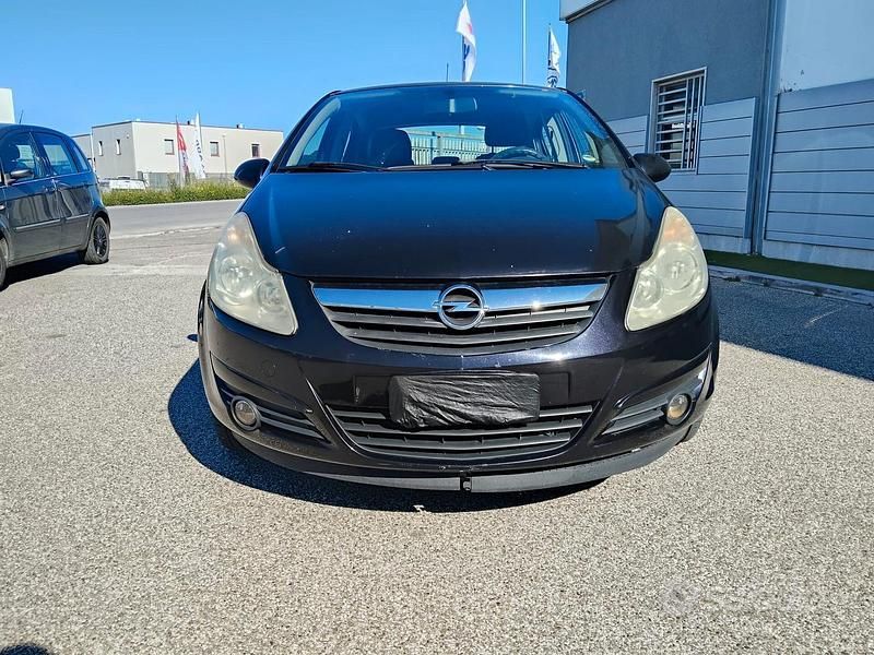 Usata Opel Corsa Enjoy 75 CV (55 kW) 2007 Nero Utilitaria