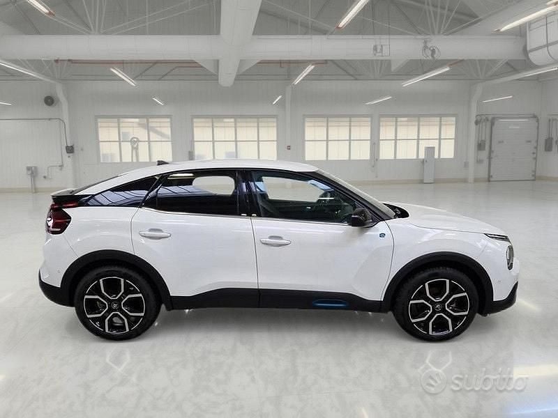 Usata Citroën e-C4 Shine 100 kW (136 CV) 2021 Bianco SUV