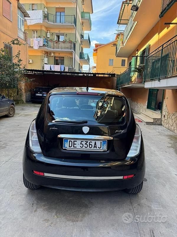 Usata Lancia Ypsilon 75 CV (55 kW) 2007 Nero Utilitaria
