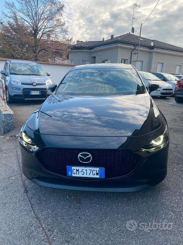 Nero Usata 2023 Mazda 3 Exclusive Tre volumi | 23.000 € (Buon prezzo) - Immagine 1/4