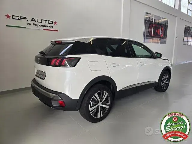 Usata Peugeot 3008 Allure 131 CV (96 kW) 2024 Bianco SUV