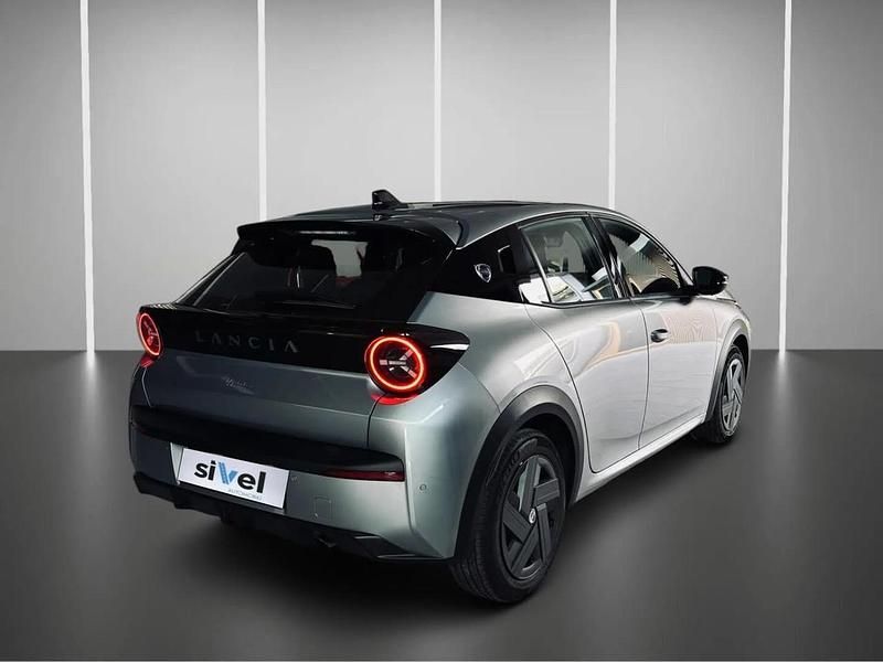 Usata Lancia Ypsilon 101 CV (74 kW) 2025 Grigio Utilitaria