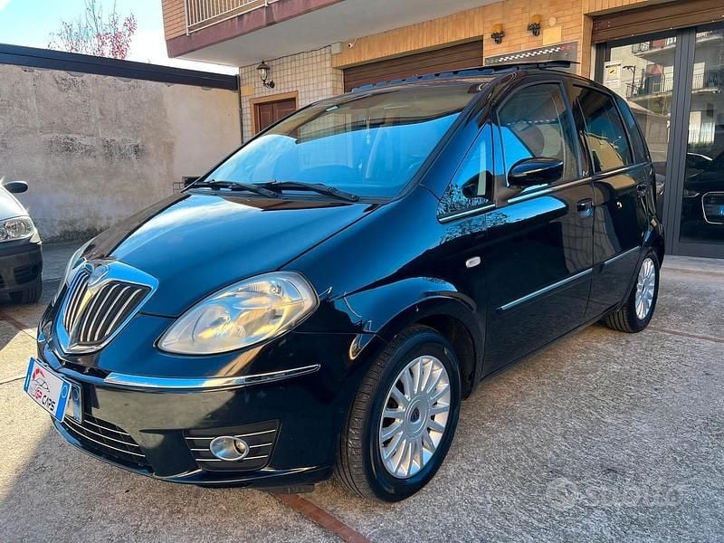 Nero Usata 2007 Lancia Musa Monovolume | 3000 € (Buon prezzo) - Immagine 1/4
