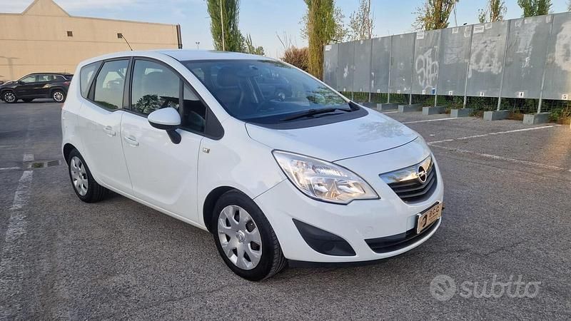 Usata Opel Meriva Cosmo 101 CV (74 kW) 2010 Bianco Monovolume