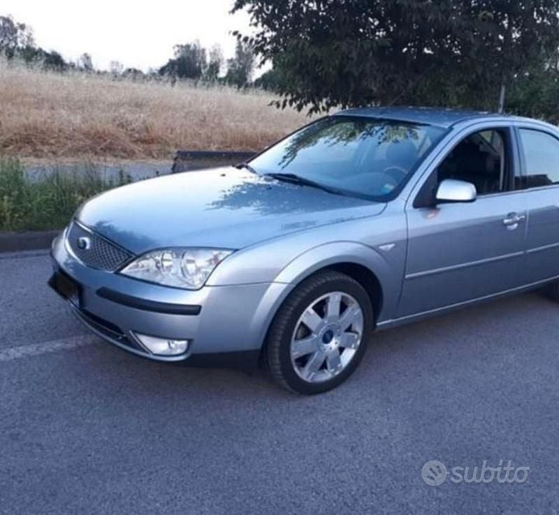 Usata Ford Mondeo 2004 Grigio Berlina