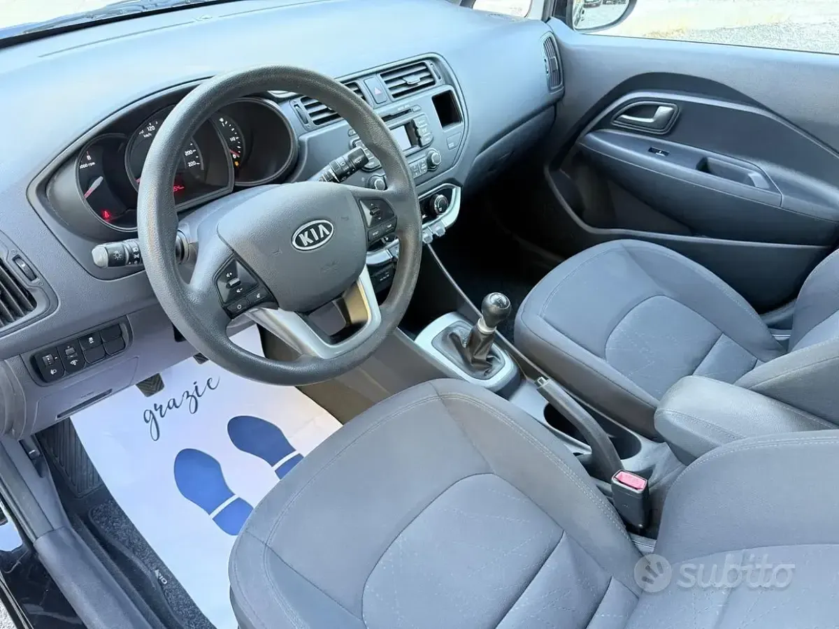 Usata Kia Rio EX 85 CV (62 kW) 2012 Nero Berlina