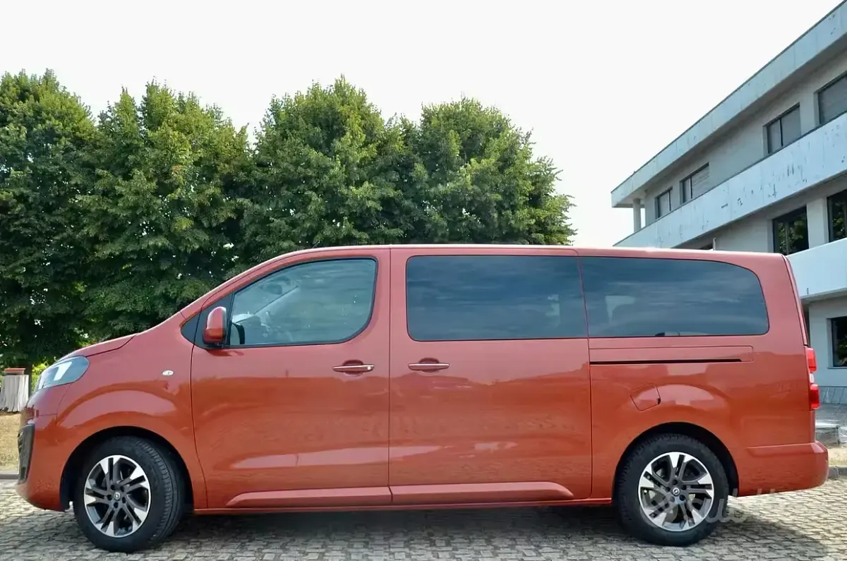 Usata Opel Zafira Life 177 CV (130 kW) 2021 Rosso Monovolume