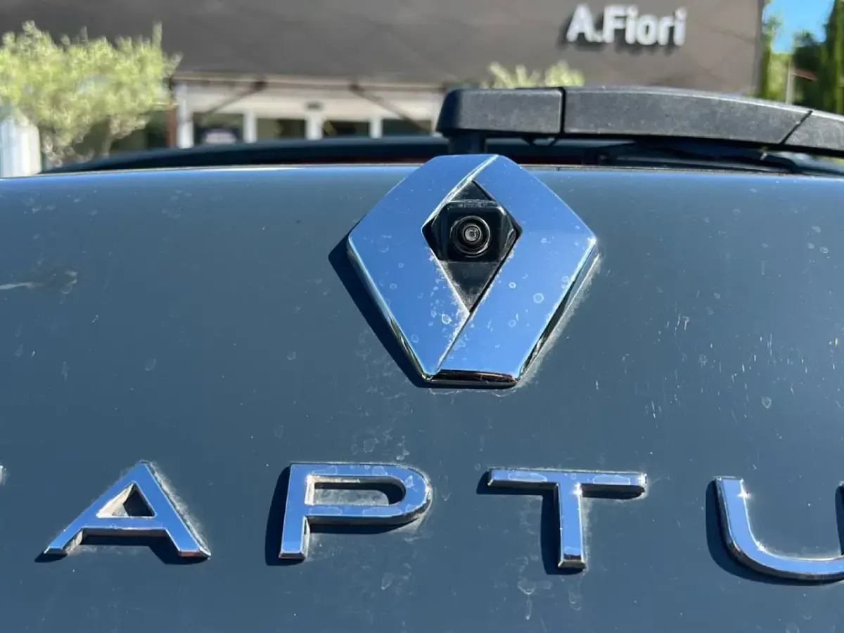 Usata Renault Captur Intens 101 CV (74 kW) 2023 Blu SUV