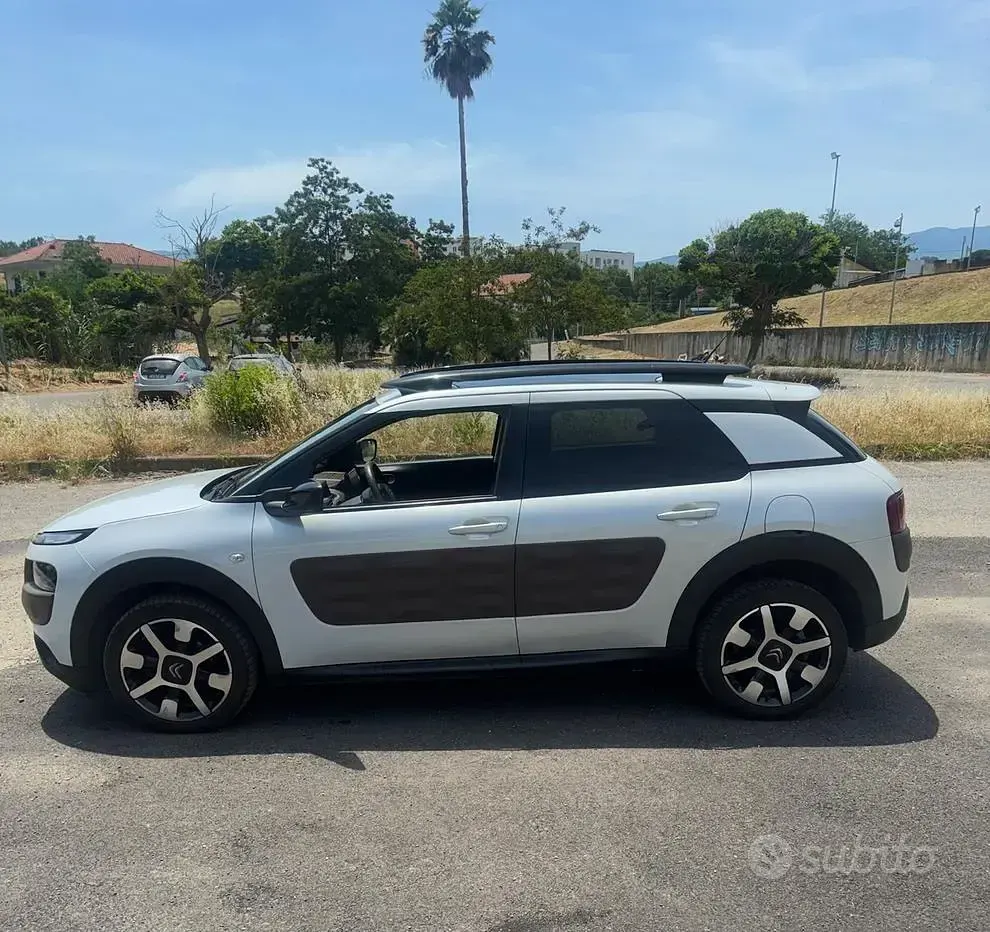 Usata Citroën C4 Cactus Feel 99 CV (72 kW) 2015 Grigio Utilitaria