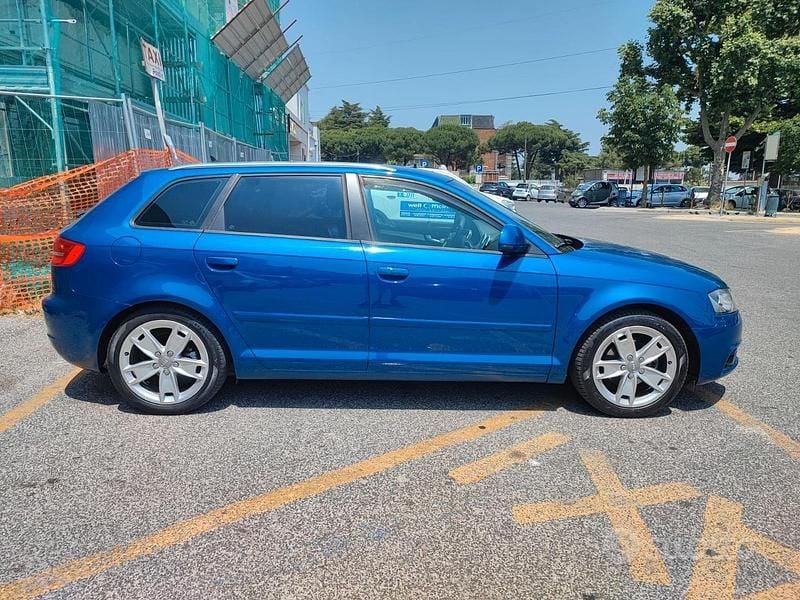 Usata Audi A3 Ambition 105 CV (77 kW) 2009 Blu/azzurro Utilitaria