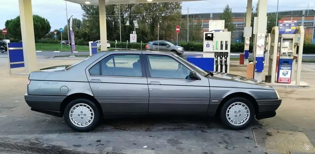 Usata Alfa Romeo 164 145 CV (106 kW) 1991 Grigio Berlina