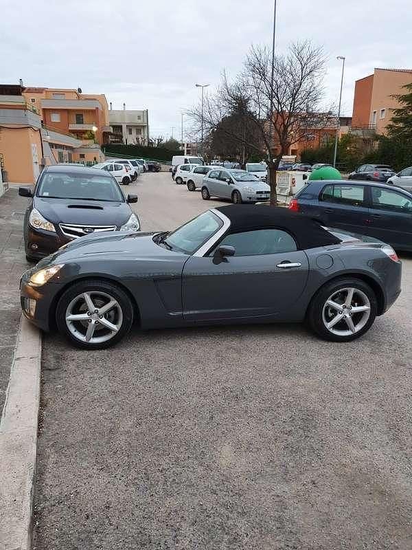Usata Opel GT 264 CV (194 kW) 2010 Cabrio
