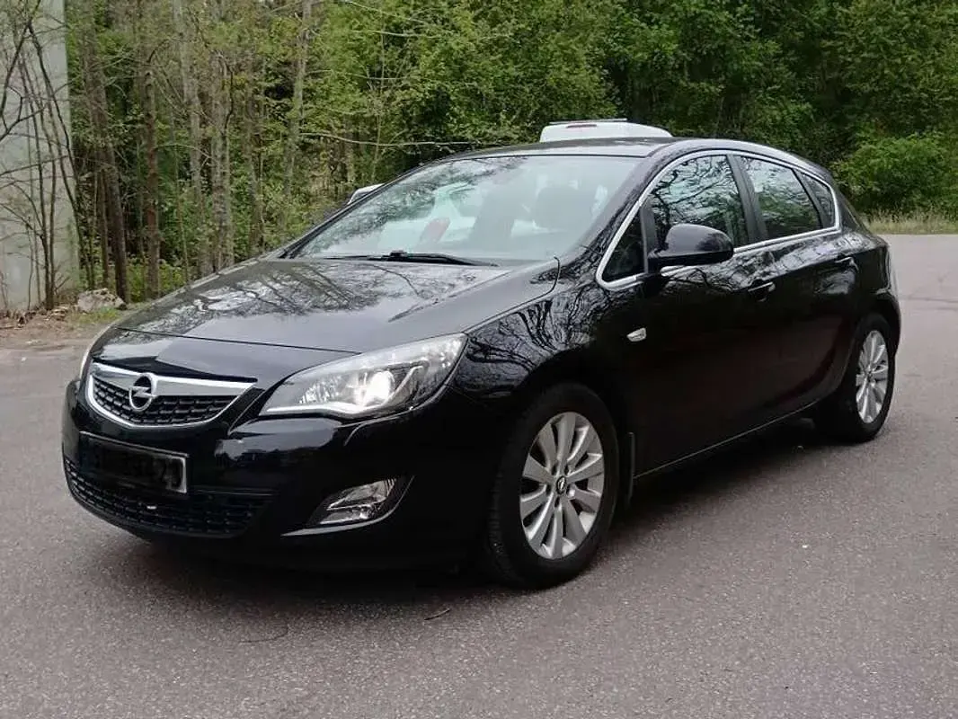 Usata Opel Astra Club 80 CV (58 kW) 2008 Nero Berlina