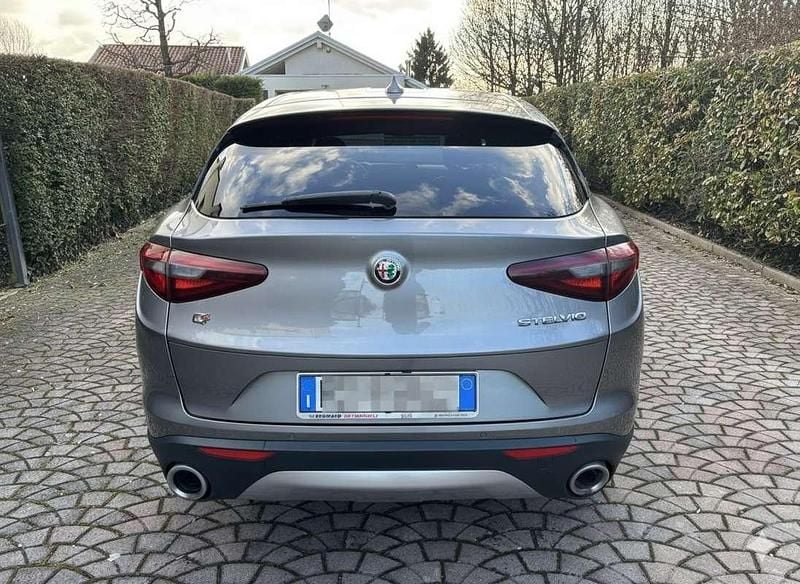 Usata Alfa Romeo Stelvio Executive 209 CV (153 kW) 2017 SUV