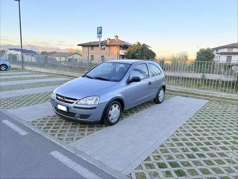 Usata Opel Corsa Swing 45 CV (33 kW) 2005 Utilitaria