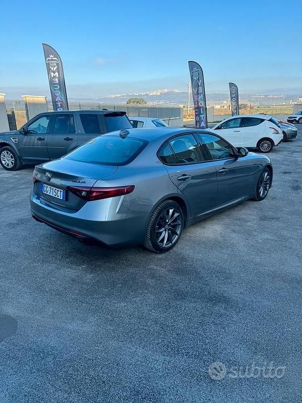 Usata Alfa Romeo Giulia Sprint 160 CV (117 kW) 2021 Grigio Berlina