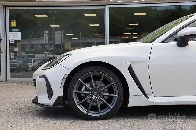 Usata Subaru BRZ 234 CV (172 kW) 2024 Bianco Coupé